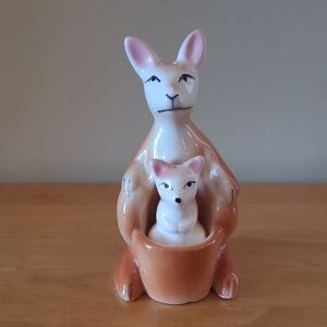 VINTAGE Kangaroo And Baby Joey Ceramic Salt and Pepper Shakers Set